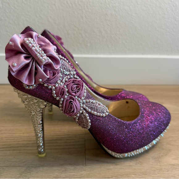 Red bottom PRINCESS heels - Picture 2 of 6